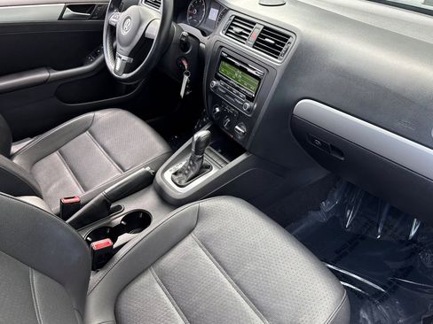 Used 2013 Volkswagen Jetta SE image 31
