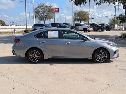 Used 2024 Kia Forte GT-Line image 2