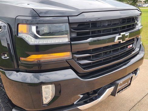 Used 2018 Chevrolet Silverado 1500 LT w/ All Star Edition AWD/4WD image 12