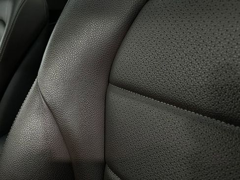 Used 2017 Mercedes-Benz GLC 300 4MATIC image 18