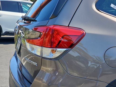 Used 2023 Subaru Forester Premium AWD/4WD image 11