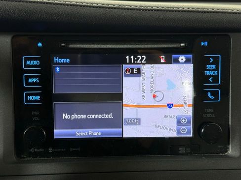 Used 2017 Toyota Sienna XLE image 5
