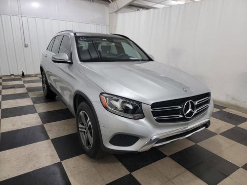 Used 2017 Mercedes-Benz GLC 300 4MATIC image 4