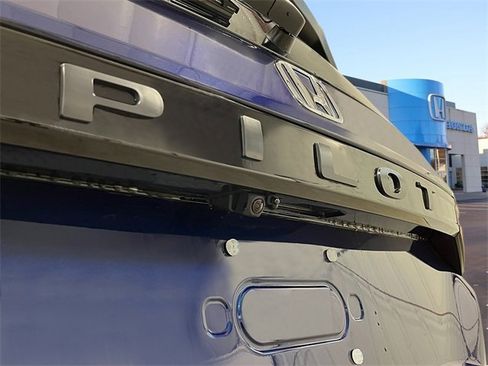 New 2025 Honda Pilot EX-L image 6