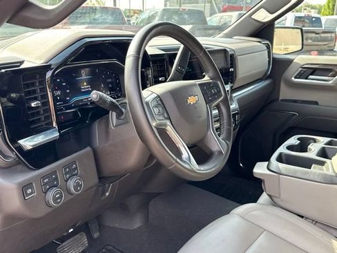 Used 2024 Chevrolet Silverado 1500 LT w/ Z71 Off-Road Package AWD/4WD image 15