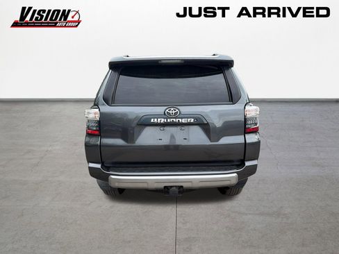 Used 2017 Toyota 4Runner TRD Off-Road AWD/4WD image 6