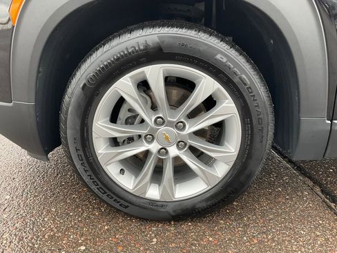 Used 2023 Chevrolet TrailBlazer LS image 33