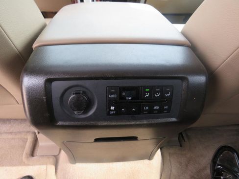 Used 2008 Toyota Sequoia Limited AWD/4WD image 21