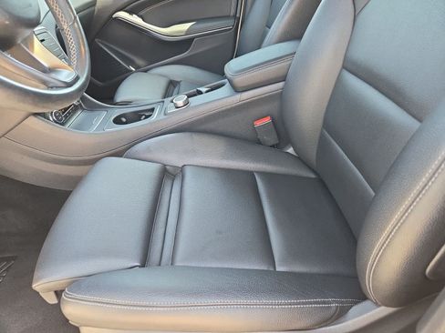 Used 2018 Mercedes-Benz GLA 250 image 21