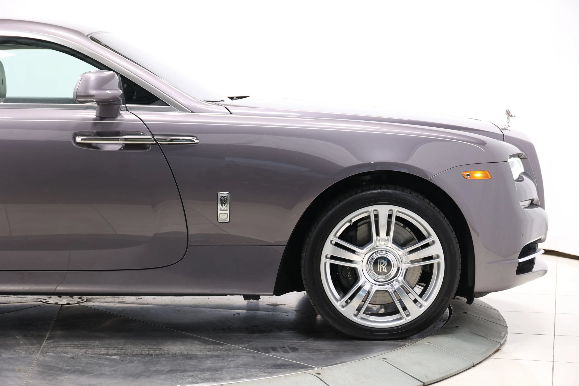 Used 2017 Rolls-Royce Wraith RWD image 86