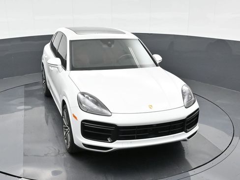 Certified 2022 Porsche Cayenne Turbo image 32