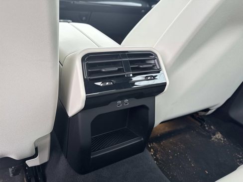 New 2025 BMW 530i xDrive AWD/4WD image 16