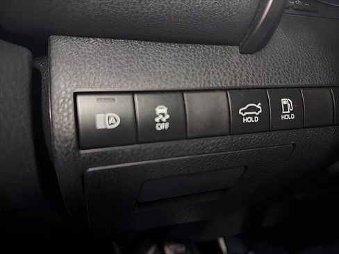 Used 2020 Toyota Camry LE FWD image 21