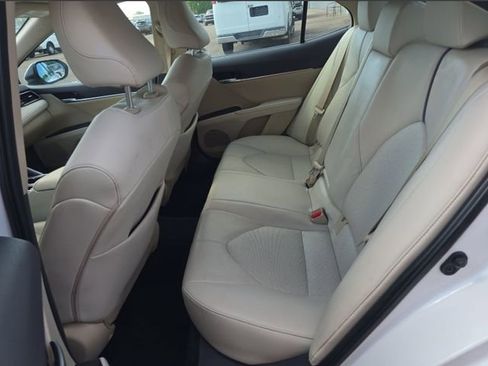 Used 2022 Toyota Camry XLE image 6