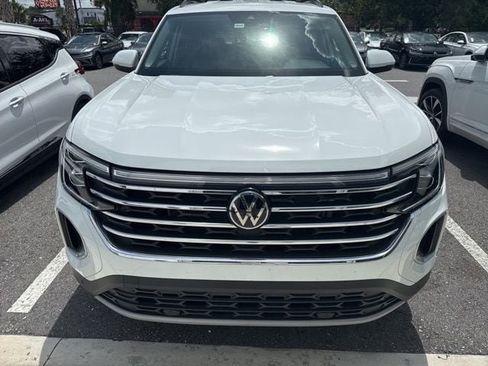 Used 2024 Volkswagen Atlas SE FWD image 2
