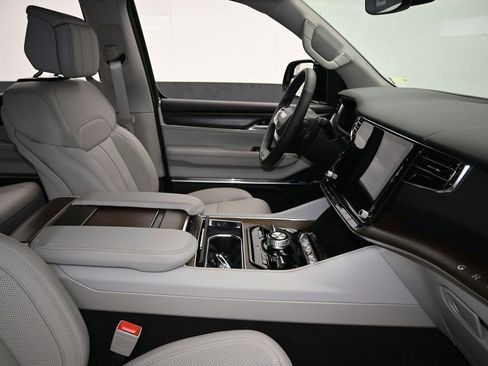 Used 2024 Jeep Grand Wagoneer L 4WD image 58