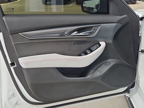 Used 2026 Cadillac CT5 V Blackwing w/ Super Cruise 1 Package image 23