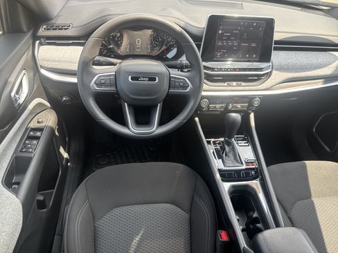 Used 2025 Jeep Compass Sport AWD/4WD image 7