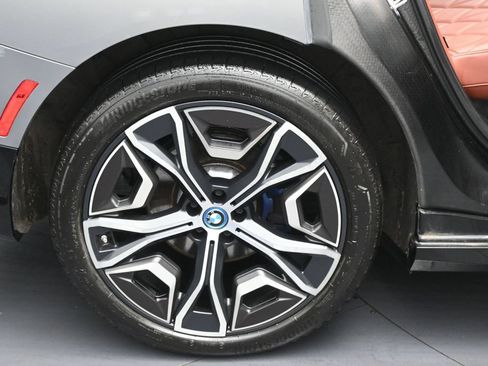 Used 2024 BMW iX xDrive50 w/ Premium Package AWD/4WD image 34