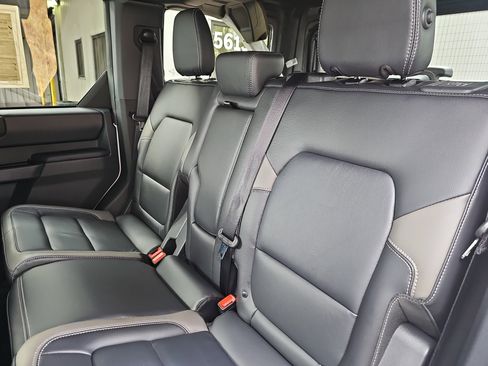 Used 2025 Ford Bronco Outer Banks w/ Sasquatch Package image 16