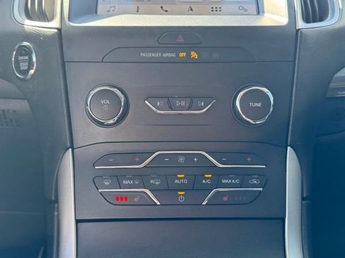 Certified 2019 Ford Edge SEL w/ Equipment Group 201A AWD/4WD image 37