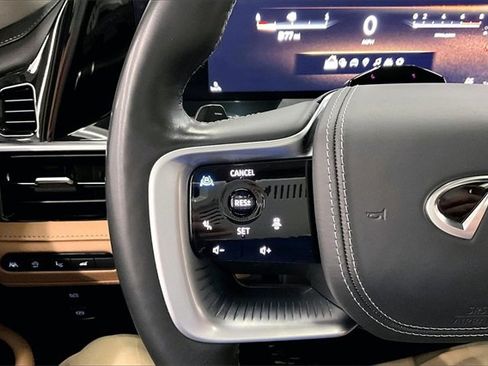 Used 2025 INFINITI QX80 Sensory image 25