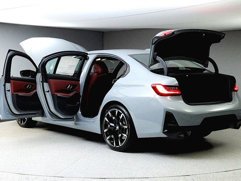 Used 2025 BMW 330i xDrive Sedan w/ M Sport Package image 11