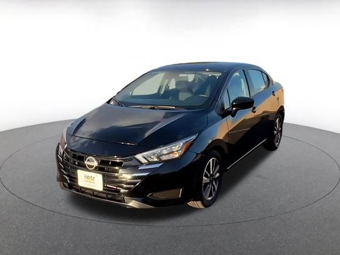 Used 2025 Nissan Versa SV image 7