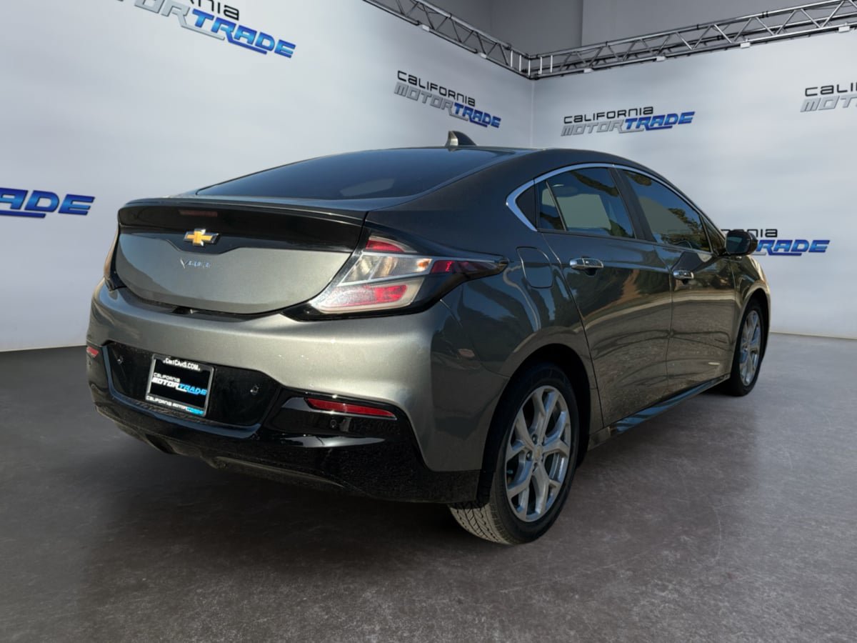 Used 2017 Chevrolet Volt Premier w/ Driver Confidence II Package FWD image 5