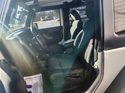 Used 2012 Jeep Wrangler Sport image 8