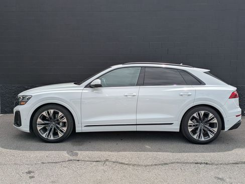 Certified 2024 Audi Q8 Prestige AWD/4WD image 9