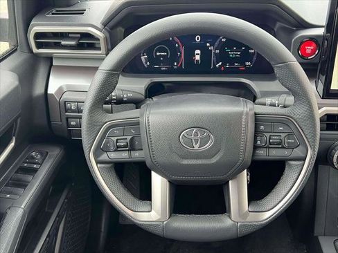 Used 2025 Toyota Tacoma TRD Sport image 13