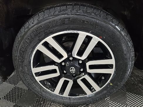 Used 2021 Toyota 4Runner Limited image 14