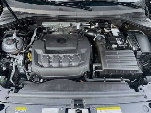 Used 2024 Volkswagen Tiguan SE image 26