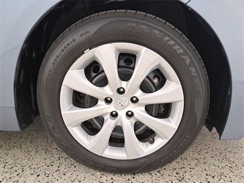 Used 2020 Toyota Corolla LE image 8