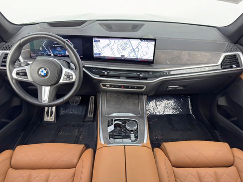 Used 2023 BMW X7 xDrive40i w/ M Sport Package image 13