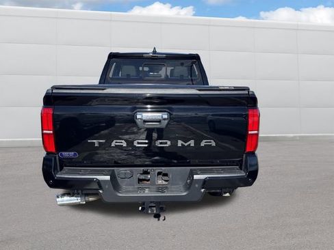 Used 2024 Toyota Tacoma Limited w/ Limited Package (LT) image 4