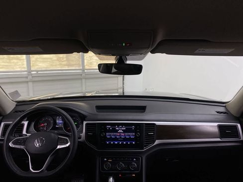 Used 2021 Volkswagen Atlas SE image 13