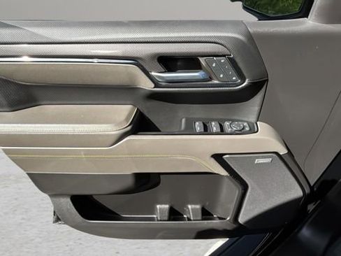 Used 2024 Chevrolet Silverado 1500 ZR2 w/ Technology Package image 18