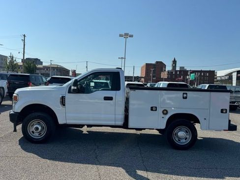 Used 2022 Ford F250 XL w/ Power Equipment Group AWD/4WD image 3