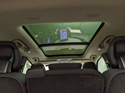 New 2025 Volvo XC90 T8 Core w/ Climate Package image 14