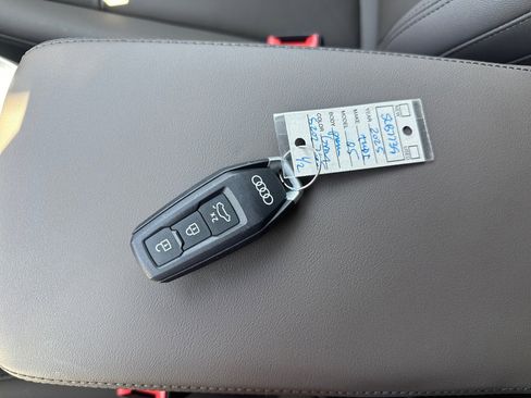 Certified 2025 Audi Q5 Premium w/ Convenience Package image 38