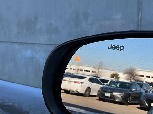 Used 2025 Jeep Compass Limited image 20