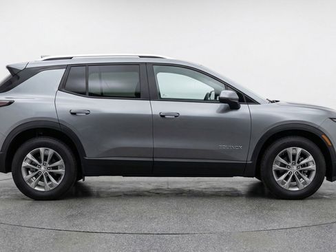 Used 2025 Chevrolet Equinox LT FWD image 11