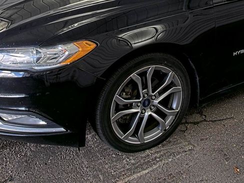 Used 2017 Ford Fusion SE w/ Equipment Group 601A FWD image 13