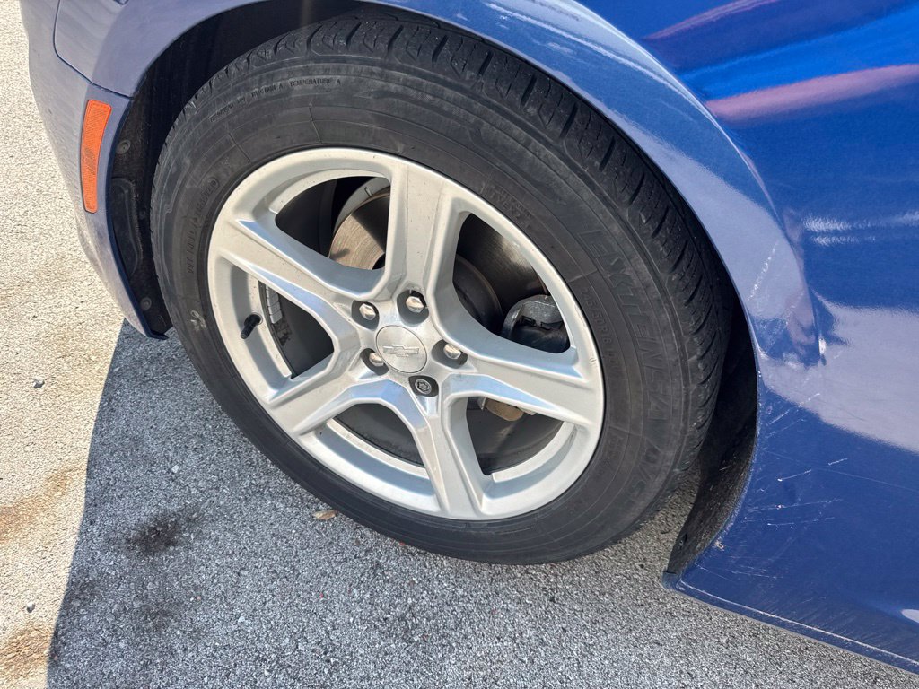 Used 2019 Chevrolet Camaro LT RWD image 7