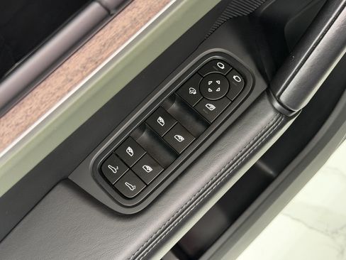 Certified 2024 Porsche Cayenne S AWD/4WD image 29