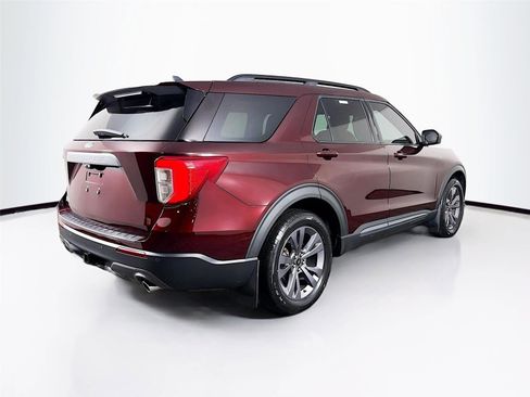 Used 2022 Ford Explorer XLT w/ Equipment Group 202A AWD/4WD image 7