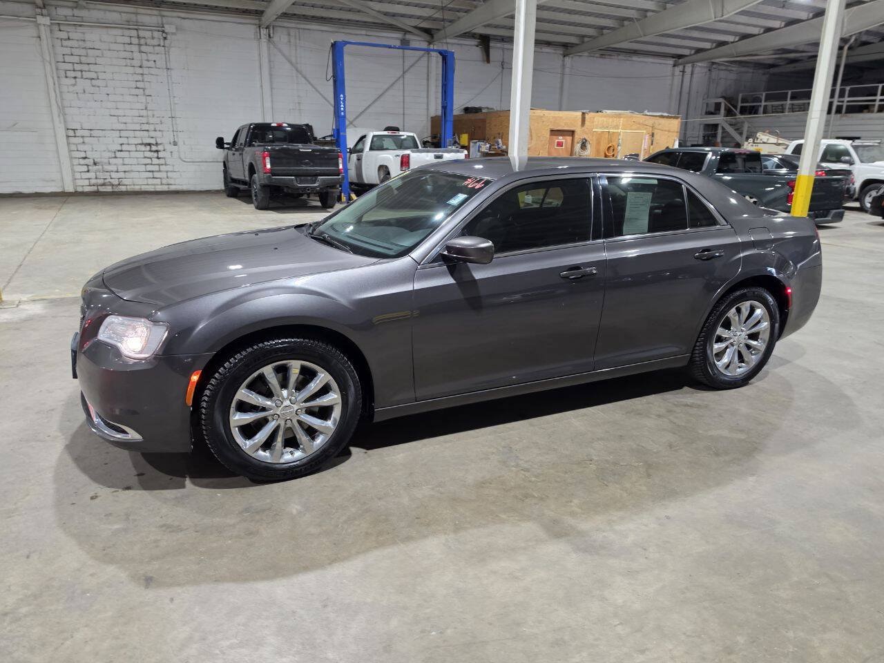 Used 2016 Chrysler 300 Limited AWD/4WD image 3