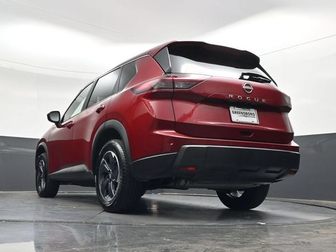 Used 2025 Nissan Rogue SV FWD image 35
